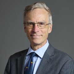 Portrait of Dr Andrew Murrison