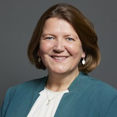 Portrait of Dr Ellie Chowns