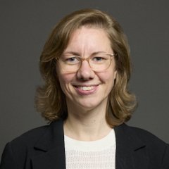Portrait of Dr Lauren Sullivan